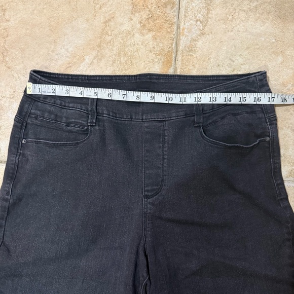 Time and Tru L 12-14 Capri Pants Bundle - Picture 8 of 10